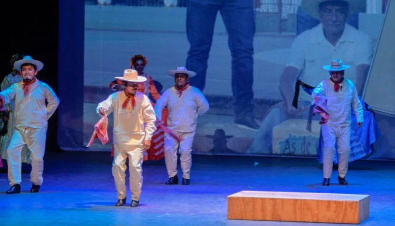 Celebra UT Nuevo Laredo quince años de constancia y talento artístico de su grupo Mazátl